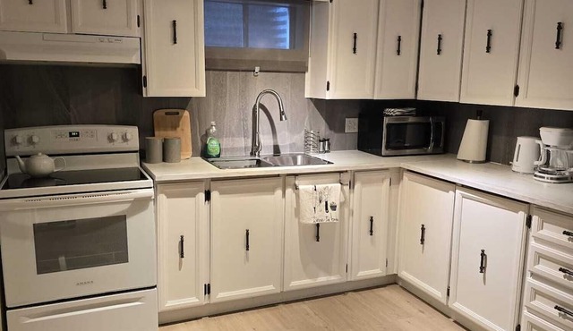 Cozy Full Basement in a nice area, separate entry