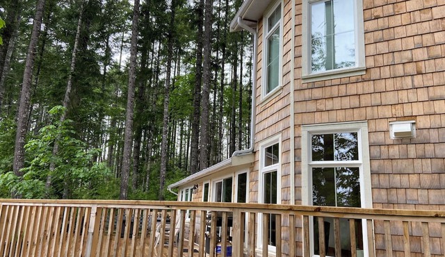 Unique West coast Cottage Nestled in the Woods