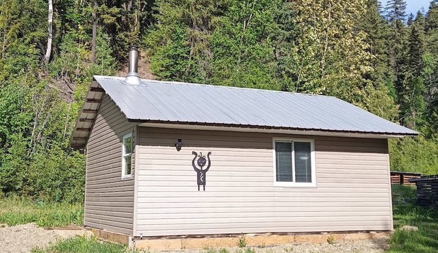 Cozy cabin at Cedar Creek , Likely BC