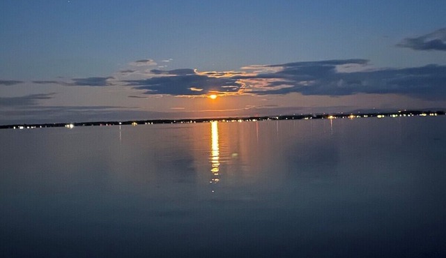 Beautiful 2BR Waterfront Cottage! #3