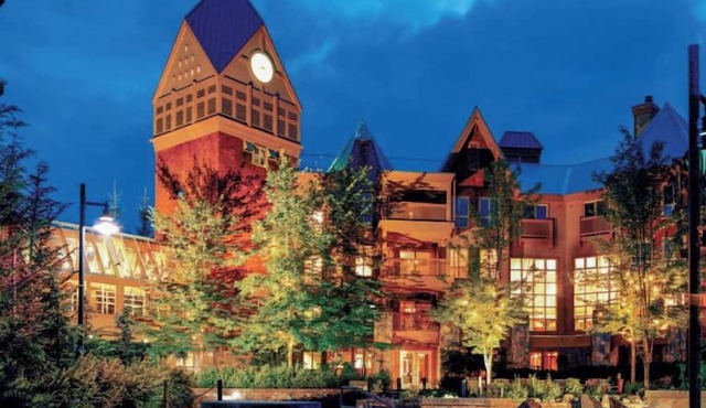 Cozy 2-bedroom resort with AC, fitness room in charming Whistler