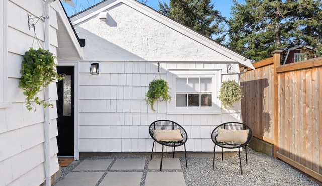Charming Guest Home in the Heart of Fernwood