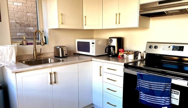 Stylish Deluxe 2BR Guest Suite
