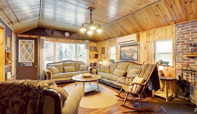 Nordic Spa, Woodstove, Waterfront, Cabin 1