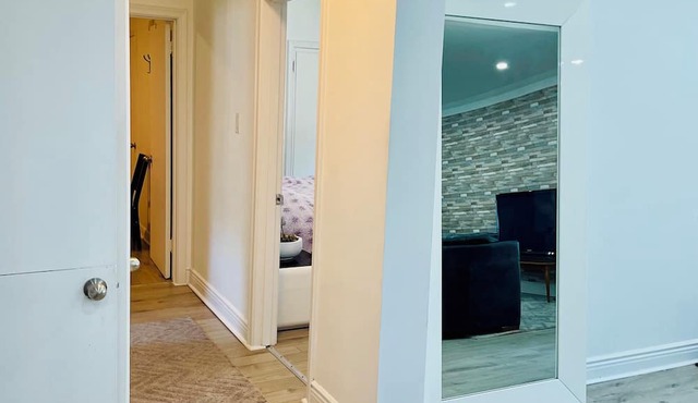 3 Bedroom main floor House Walk to subway,
