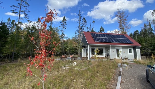 Nova Scotia Nature nest - Net-Zero + Passive House Small Home for 2 - Tour NS