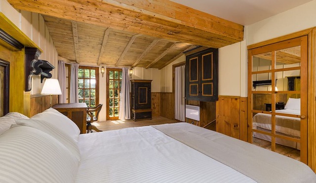 Real cottage with a private lake