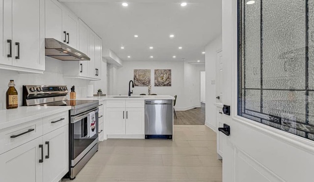 Cozy 6BR Home TiCats/Hospitals/Beach/FirstOntario