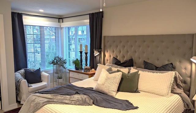 Cozy oasis for professionals, where comfort & productivity seamlessly converge!
