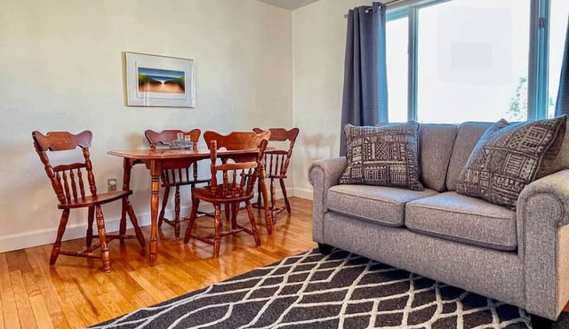 Field & Bay Apartment
