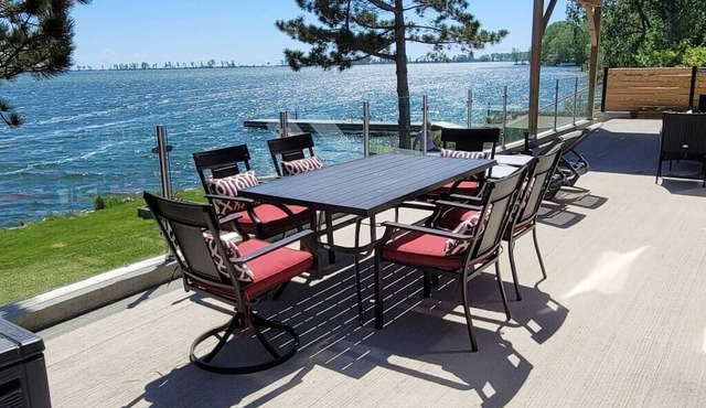SkySuite on West Lake