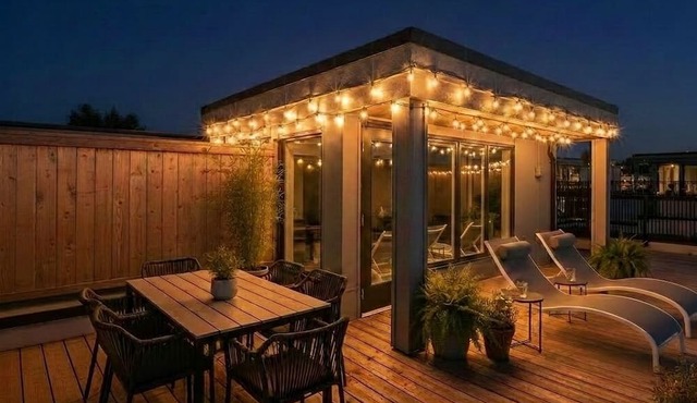Riverfront retreat w/private rooftop deck